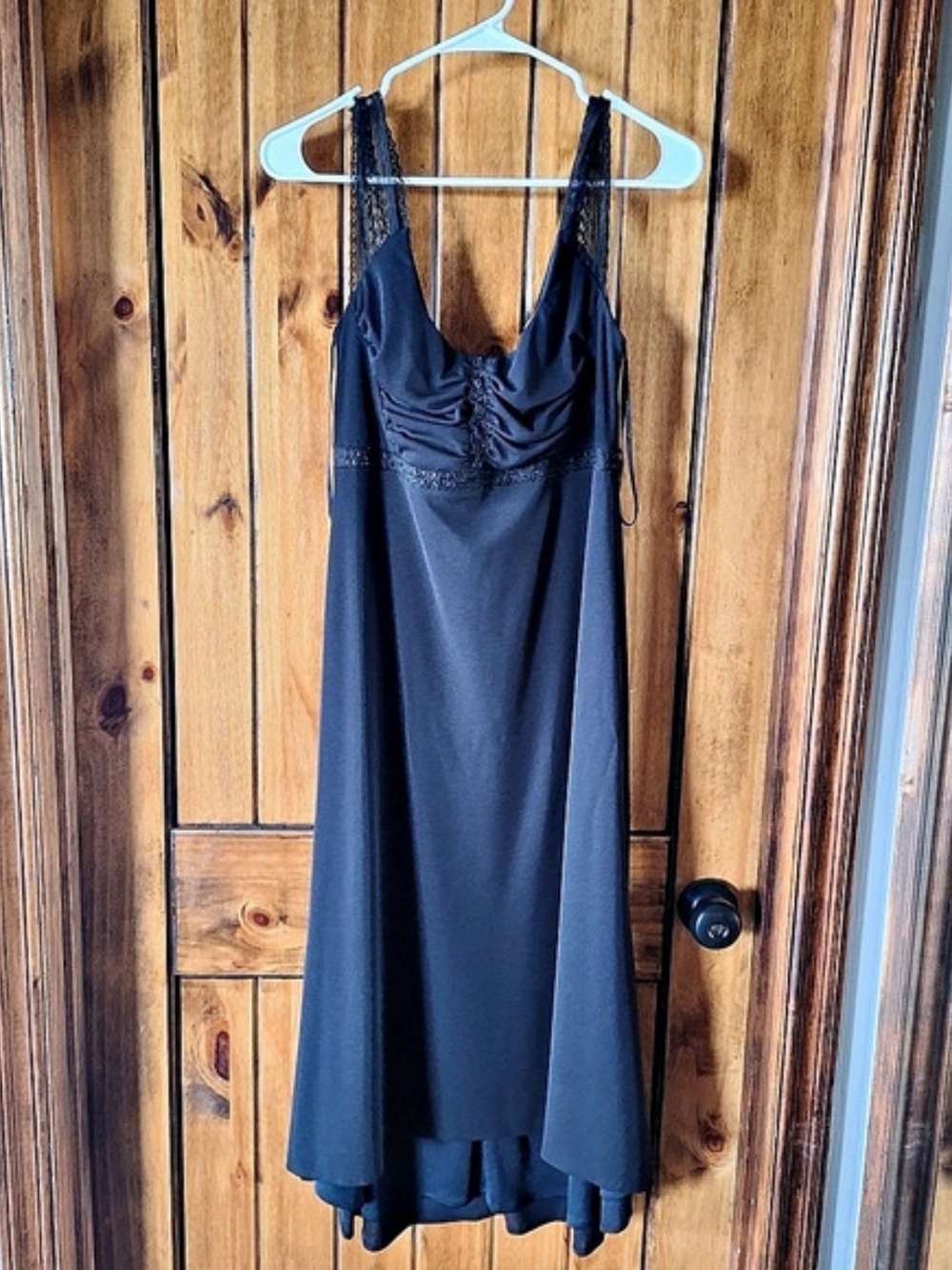 Phoebe Lace Ruched Midi Dress in Black Size 8